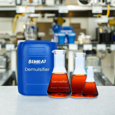 kopen Afvalwater Chemische Demulgator Met Hoge Organische Stoffen Reverse Fase Demulgator O/W W/O Emulsiebreker online vervaardiging