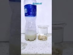 Snijvloeistof afvalwaterzuiveringspot met coagulanten en floculanten